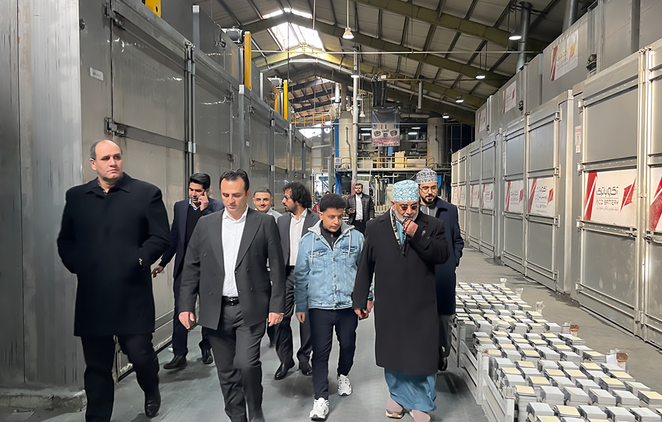 Omani delegation touring Aco Battery’s production lines